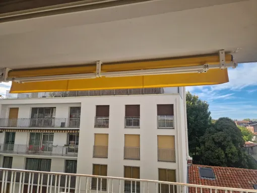 Vente et pose de store banne sur Toulouse, Verfeil, Fenêtres & Cie
