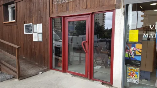 Création, vente et pose d'une porte d'entrée de restaurant sur Toulouse, Verfeil, Fenêtres & Cie