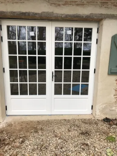 Vente et pose de menuiseries bois à l'identique des anciennes sur Castanet , Verfeil, Fenêtres & Cie