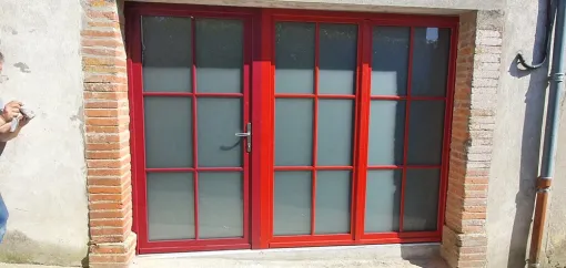 Vente et pose de menuiseries bois dans le centre de Castelnaudary, Verfeil, Fenêtres & Cie