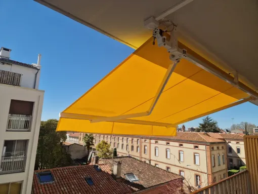 Vente et pose d'un store Banne radio sur Toulouse, Verfeil, Fenêtres & Cie