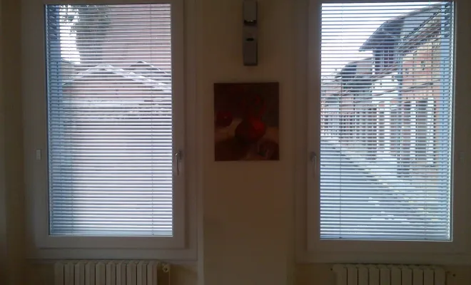 Vente et pose de menuiseries PVC Alu de marque Internorm avec store vénitien intégré, Verfeil, Fenêtres & Cie