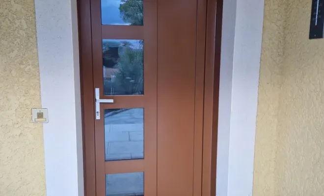 Vente et pose de menuiseries INTERNORM en PVC/ALU et en BOIS/ALU à Verfeil, Verfeil, Fenêtres & Cie