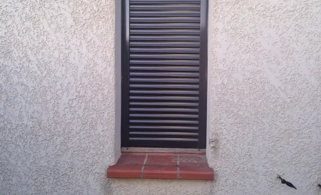 Vente et pose de volets roulants à motorisation solaire sur Verfeil, Verfeil, Fenêtres & Cie