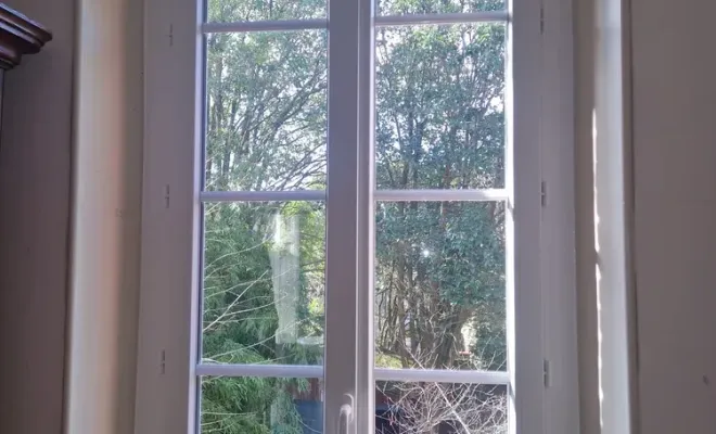 Vente et pose de menuiseries PVC avec remise en place de volet bois intérieur sur Toulouse, Verfeil, Fenêtres & Cie