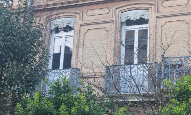 Vente et pose de menuiseries PVC avec remise en place de volet bois intérieur sur Toulouse, Verfeil, Fenêtres & Cie