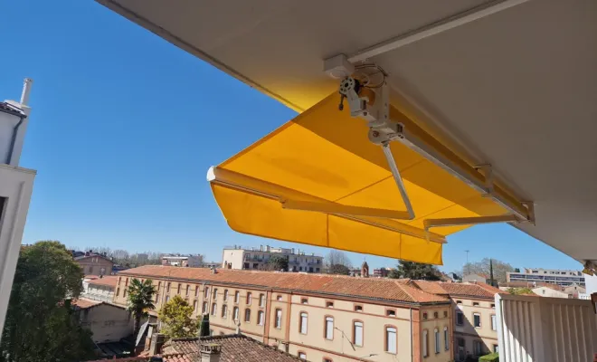 Vente et pose d'un store Banne radio sur Toulouse, Verfeil, Fenêtres & Cie