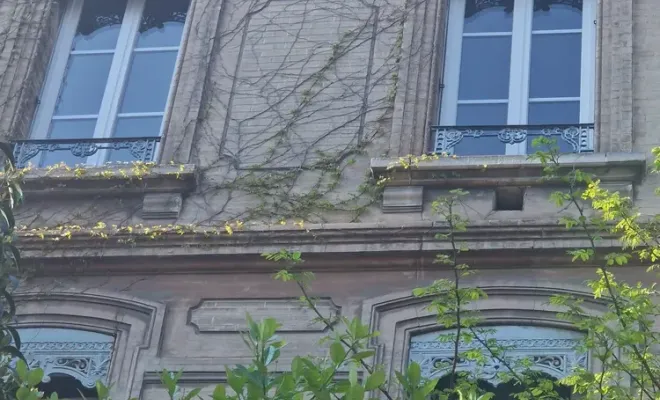 Vente et pose de menuiseries PVC avec remise en place de volets bois intérieurs sur Toulouse, Verfeil, Fenêtres & Cie