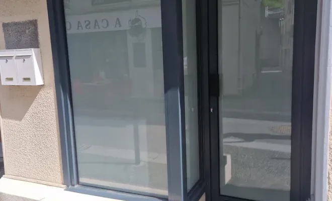 Remplacement d'une vitrine sur Bagnères de Luchon, Verfeil, Fenêtres & Cie