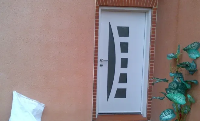 Installation d'une porte d'entrée alu sur Toulouse, Verfeil, Fenêtres & Cie