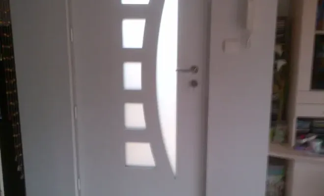 Installation d'une porte d'entrée alu sur Toulouse, Verfeil, Fenêtres & Cie