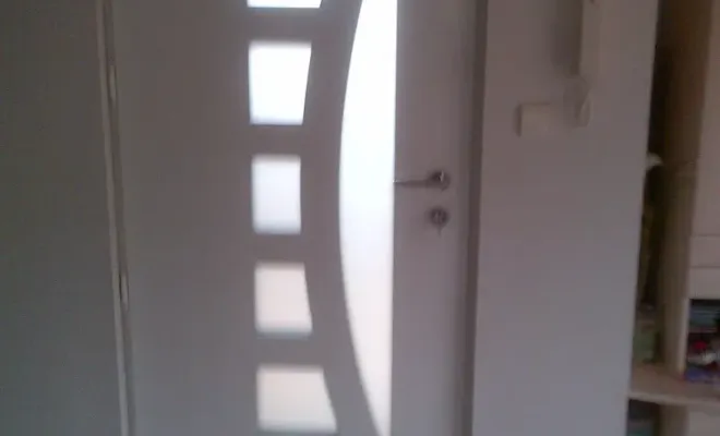 Installation d'une porte d'entrée alu sur Toulouse, Verfeil, Fenêtres & Cie