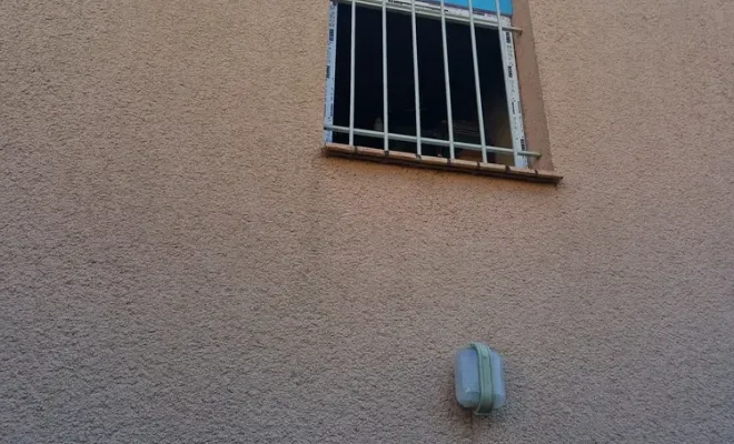 Pose d'une fenêtre PVC à Péchabou, Verfeil, Fenêtres & Cie