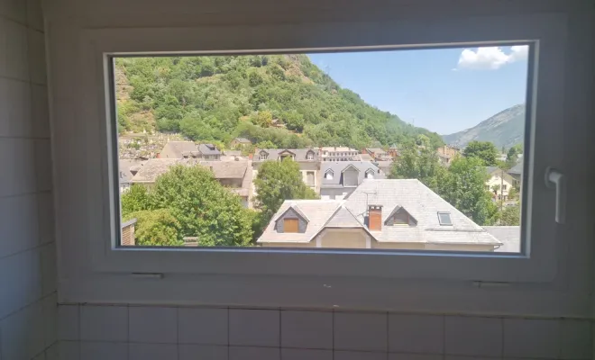 Pose de menuiseries PVC / Alu sur Bagnères de Luchon, Verfeil, Fenêtres & Cie