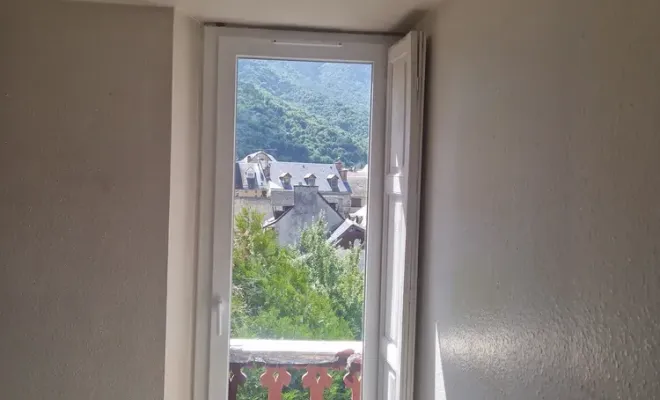 Pose de menuiseries PVC / Alu sur Bagnères de Luchon, Verfeil, Fenêtres & Cie